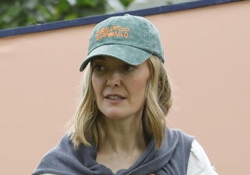 Mujeres mayores de 50 años que usan gorras y sombreros en verano: cómo hacerlo con estilo y sin dañar su cabello
